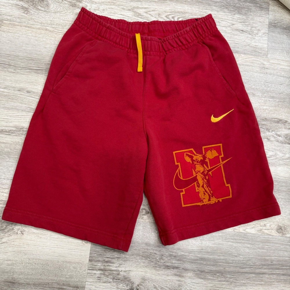 Nike Athletic Dept Red Fleece Shorts Graphic Winged Victory Mens Small